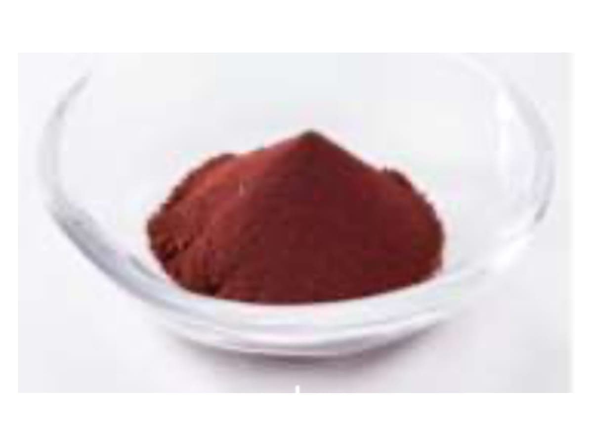 Anuna Labs copper nanopowder in a glass dish.